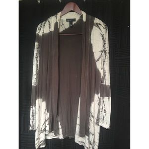 Light weight sweater